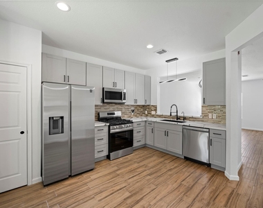 16879 Mammoth Springs Drive - Photo Thumbnail 5