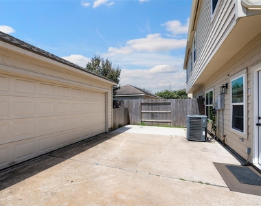 16879 Mammoth Springs Drive - Photo Thumbnail 26