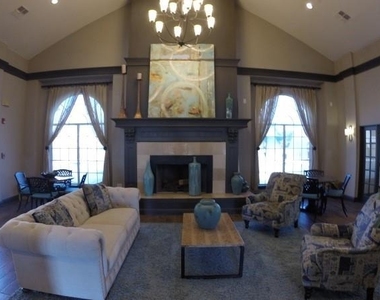 3102 W Bay Area Boulevard - Photo Thumbnail 1