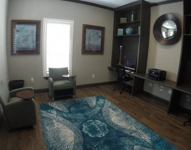 3102 W Bay Area Boulevard - Photo Thumbnail 4