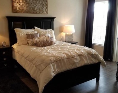3102 W Bay Area Boulevard - Photo Thumbnail 5