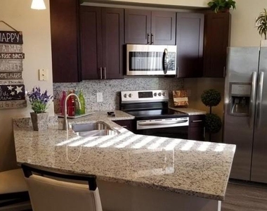 3102 W Bay Area Boulevard - Photo Thumbnail 2