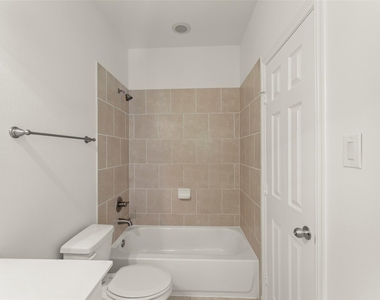 4534 Montcliff Bend Lane - Photo Thumbnail 37