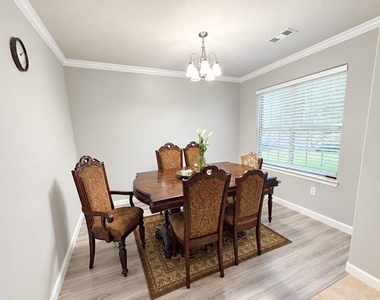 1107 Honeysuckle Vine Drive - Photo Thumbnail 5