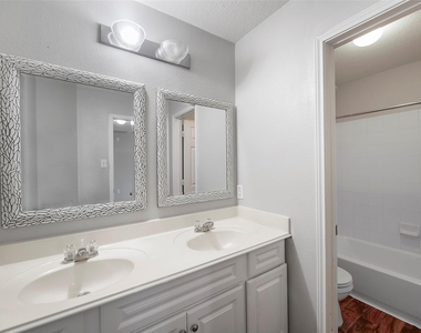 22518 Spring Link Court - Photo Thumbnail 15