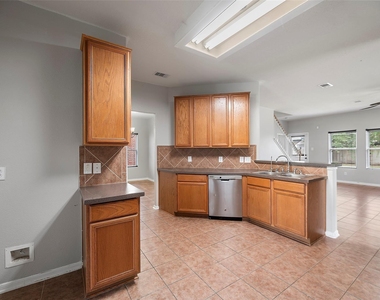 22518 Spring Link Court - Photo Thumbnail 7