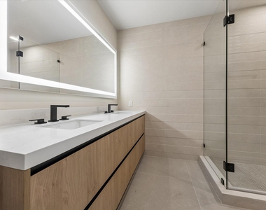 14 Greenway Plaza - Photo Thumbnail 6