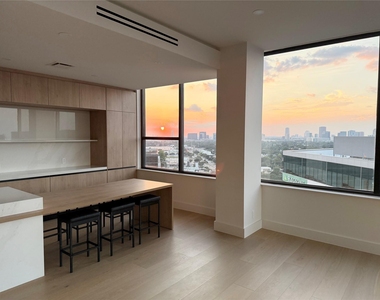 14 Greenway Plaza - Photo Thumbnail 29