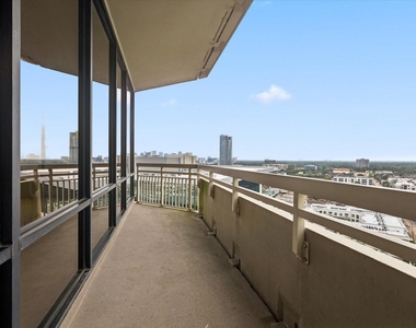 14 Greenway Plaza - Photo Thumbnail 12