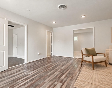 5635 Belarbor Street - Photo Thumbnail 8