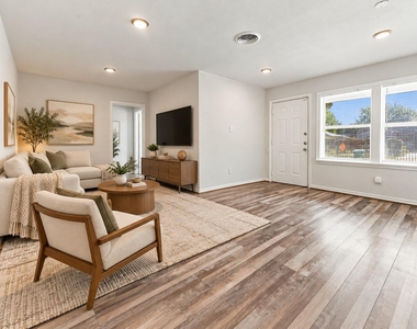 5635 Belarbor Street - Photo Thumbnail 3