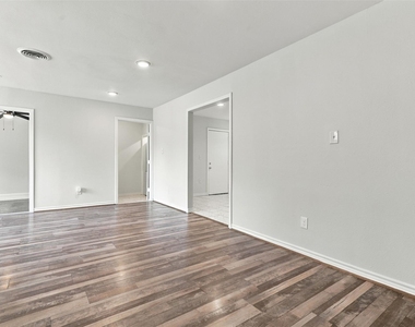 5635 Belarbor Street - Photo Thumbnail 14