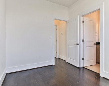 2401 Crawford Street - Photo Thumbnail 11