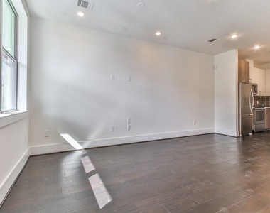 2401 Crawford Street - Photo Thumbnail 6