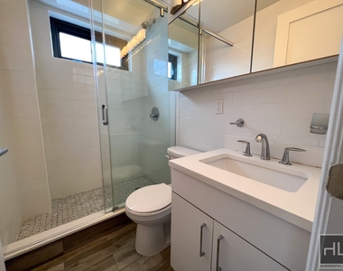 East 89th Street - Photo Thumbnail 5