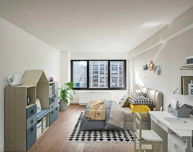 East 72nd Street - Photo Thumbnail 5