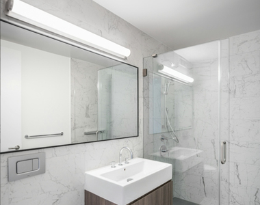 East 72nd Street - Photo Thumbnail 9
