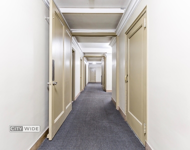 140 East 46th Street - Photo Thumbnail 4