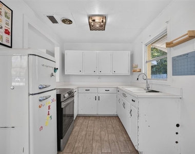 1208 Pat Avenue - Photo Thumbnail 5