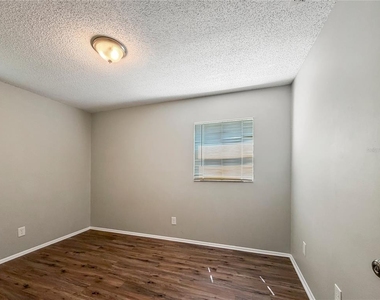 690 Lilac Road - Photo Thumbnail 9