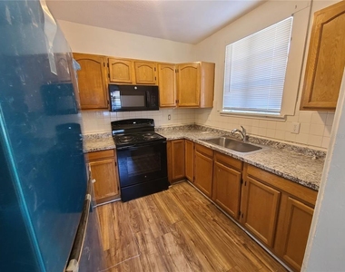 1060 18th Avenue S - Photo Thumbnail 28