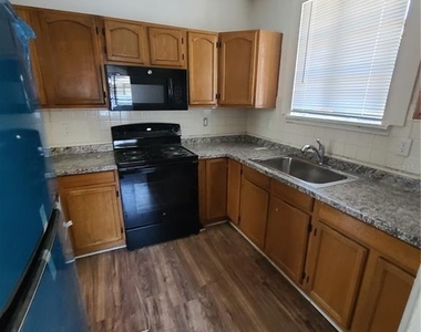 1060 18th Avenue S - Photo Thumbnail 25