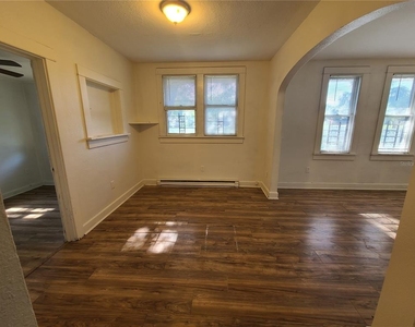 1060 18th Avenue S - Photo Thumbnail 5