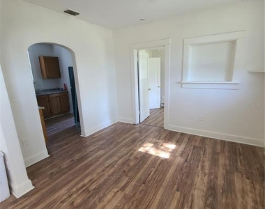 1060 18th Avenue S - Photo Thumbnail 7