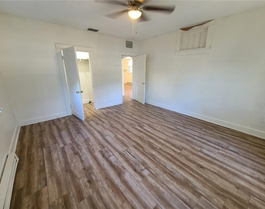 1060 18th Avenue S - Photo Thumbnail 9