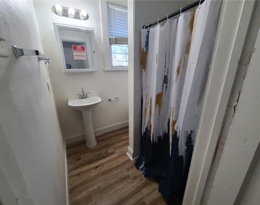 1060 18th Avenue S - Photo Thumbnail 18