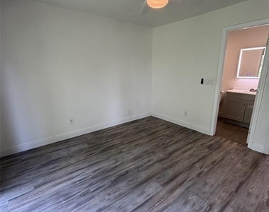 16638 Brigadoon Drive - Photo Thumbnail 19