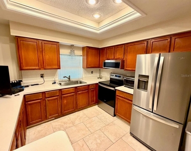 6775 49th Avenue N - Photo Thumbnail 2