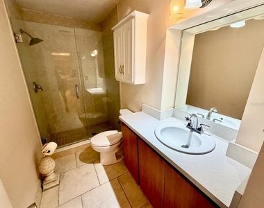 6775 49th Avenue N - Photo Thumbnail 8