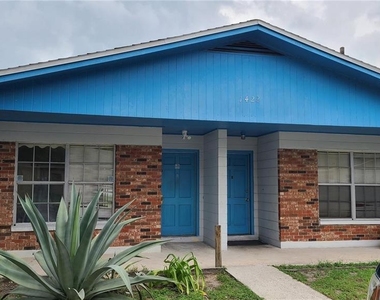1422 E Seneca Avenue - Photo Thumbnail 15