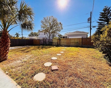 130 43rd Avenue Ne - Photo Thumbnail 15