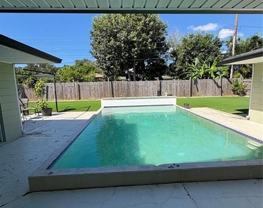 6750 17th Lane N - Photo Thumbnail 6