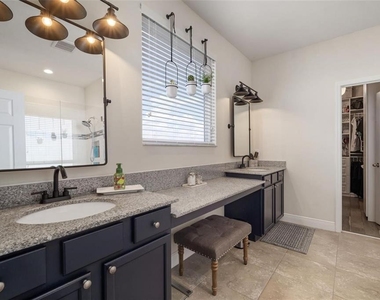 19399 Long Lake Ranch Blvd - Photo Thumbnail 10