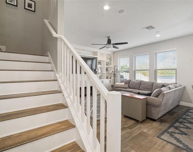 19399 Long Lake Ranch Blvd - Photo Thumbnail 6
