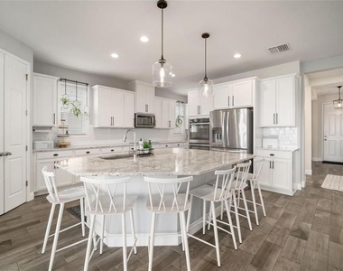 19399 Long Lake Ranch Blvd - Photo Thumbnail 2