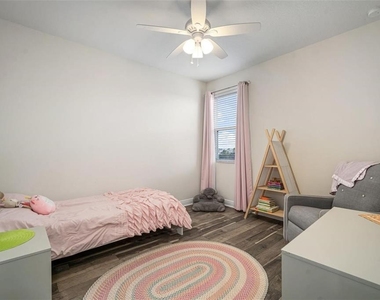 19399 Long Lake Ranch Blvd - Photo Thumbnail 16