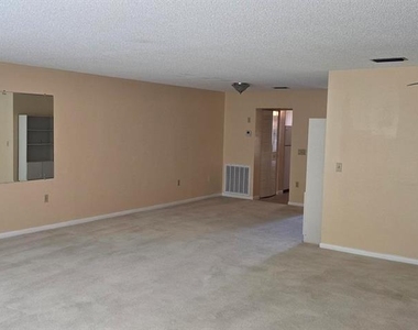 5521 80th Street N - Photo Thumbnail 6