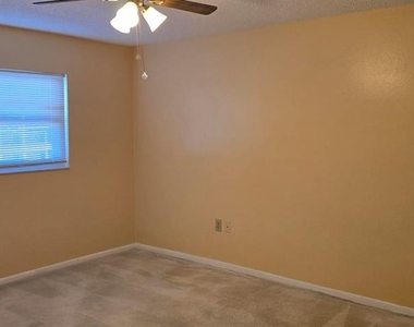 5521 80th Street N - Photo Thumbnail 10