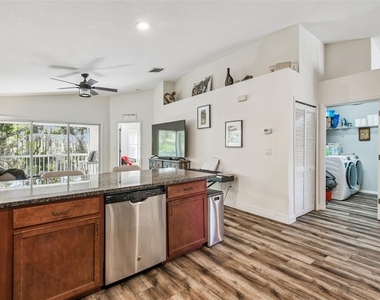 1627 Hammocks Avenue - Photo Thumbnail 10