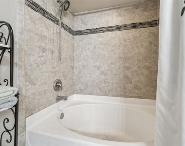 1627 Hammocks Avenue - Photo Thumbnail 37