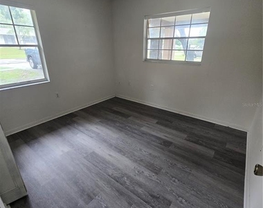 2259 W Menores Drive - Photo Thumbnail 5
