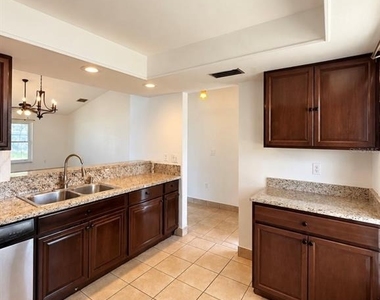 2034 Sheffield Court - Photo Thumbnail 8