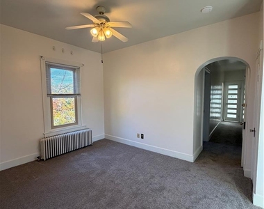 1559 Broadway Street - Photo Thumbnail 2