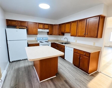 213 Old Forge Drive - Photo Thumbnail 4