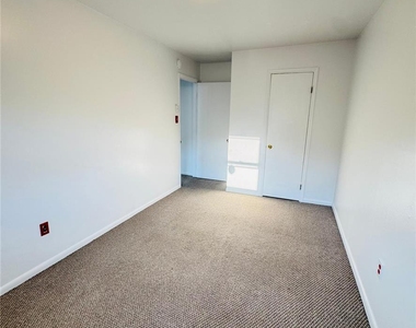 213 Old Forge Drive - Photo Thumbnail 12