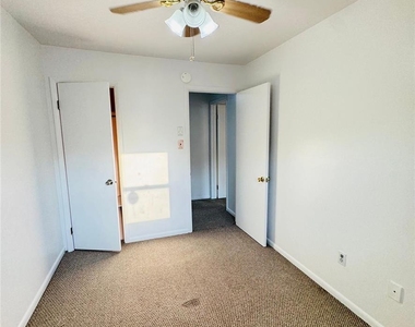 213 Old Forge Drive - Photo Thumbnail 10